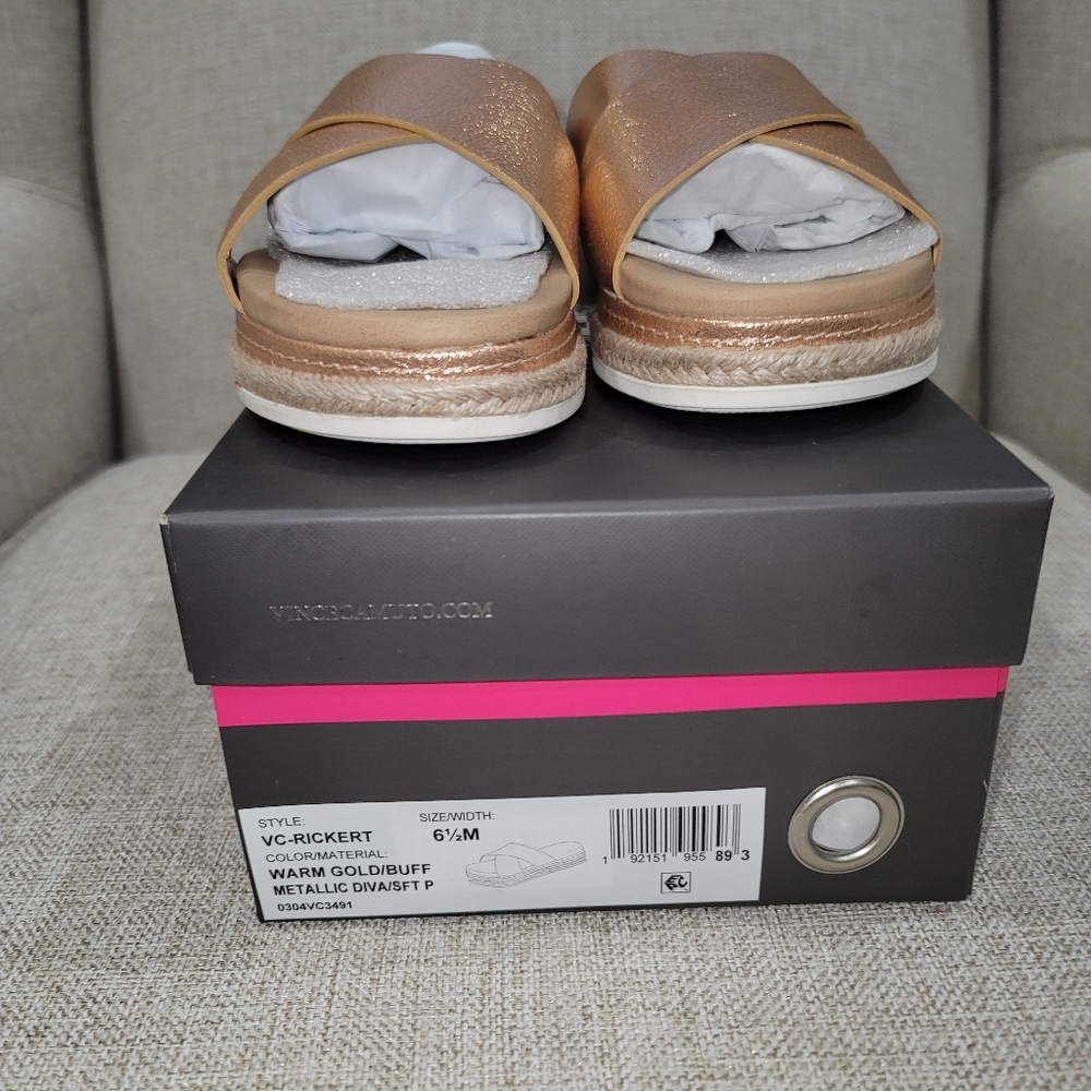 Vince Camuto Rickert Platform - Picture 5 of 6